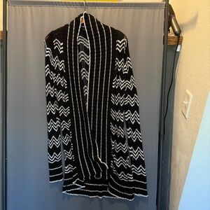 Elegant Black and White Chevron Cardigan